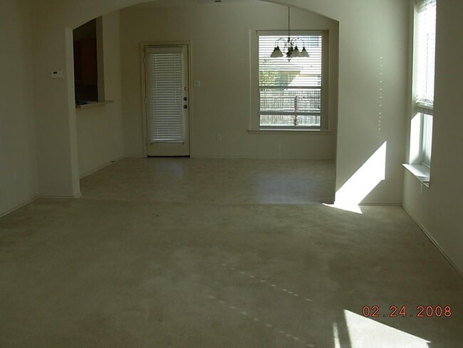 Building Photo - 8700 Dulcet Dr