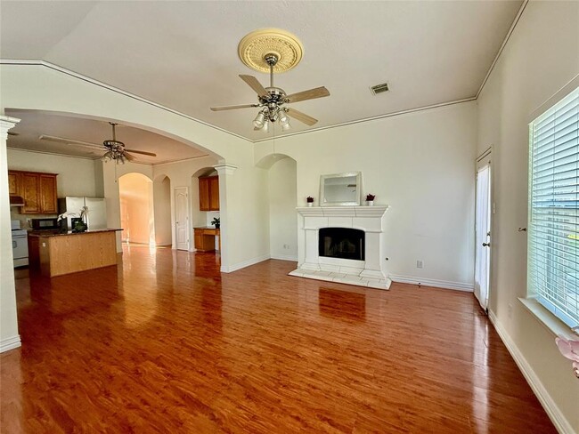 Building Photo - 2114 Indianapolis Dr