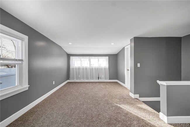 Building Photo - 206 Wrexham Ct N