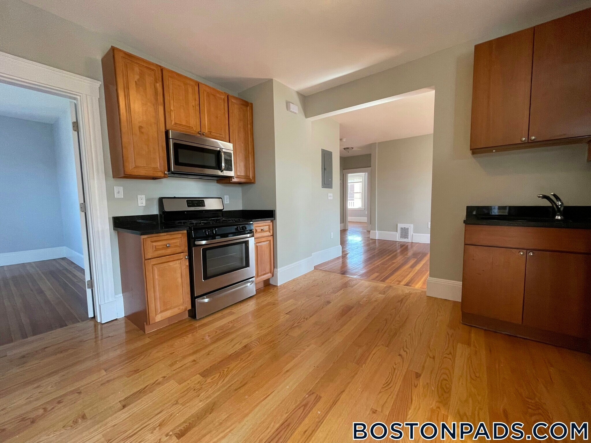 Building Photo - 247 Boston St