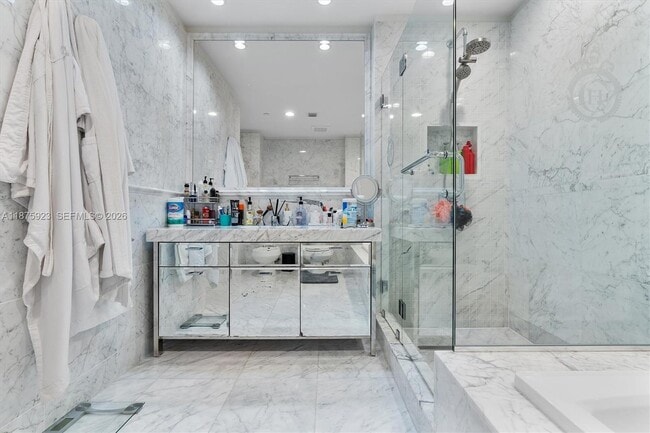 Building Photo - 17475 Collins Ave