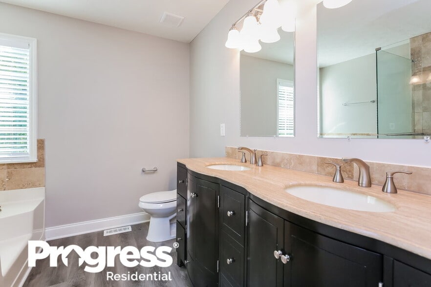 Building Photo - 5965 Tallant Dr