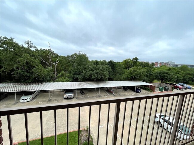 Building Photo - 1915 Dartmouth St