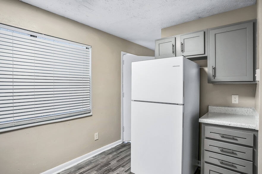 Building Photo - Hyde Grove