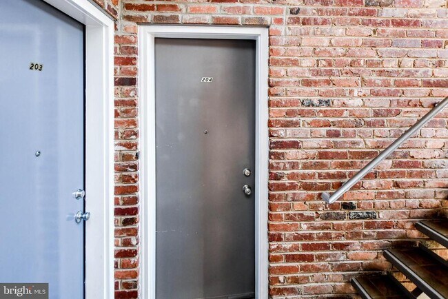 Building Photo - 1386 Bryant St NE