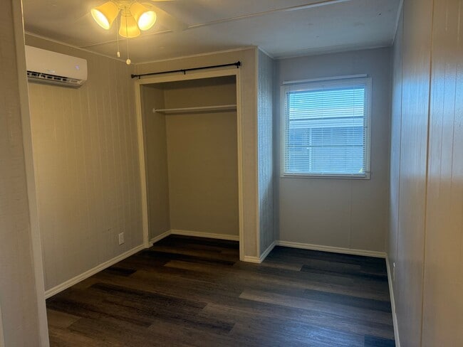 Building Photo - 1117 49th Ave Terrace W