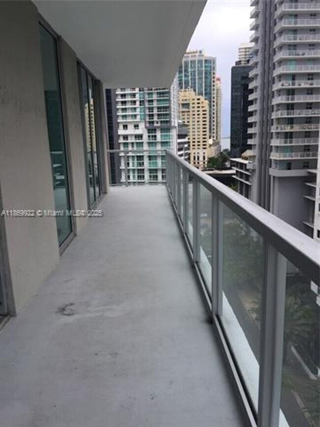 Building Photo - 79 SW 12th St unit 1406-S (A11869922)