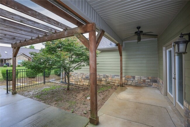 Building Photo - 2007 S Dixieland Rd