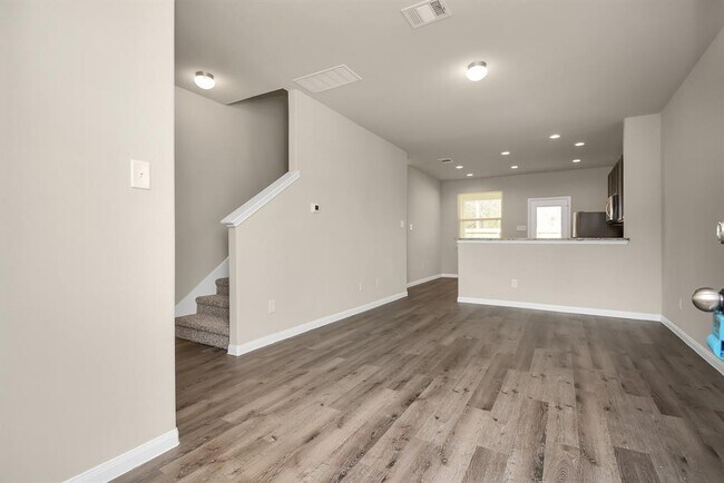 Building Photo - 2260 Raider Dr