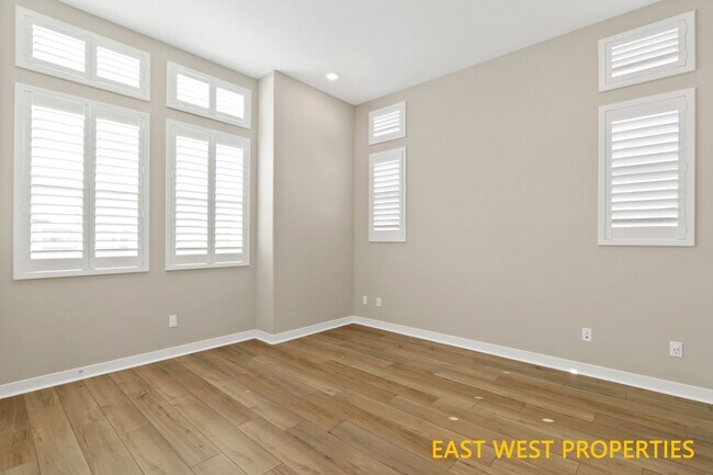 Building Photo - 25 Stetson St