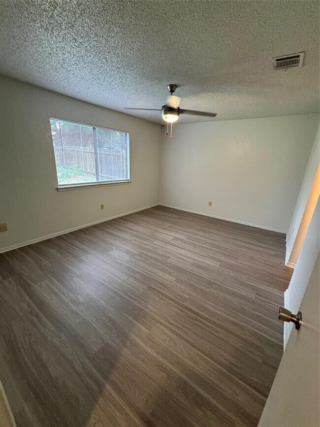 Building Photo - 1112 Byers Ln