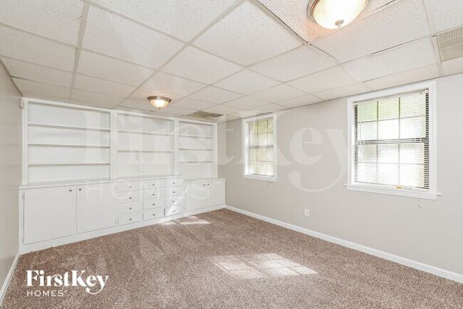 Building Photo - 2848 Maple Grove Dr