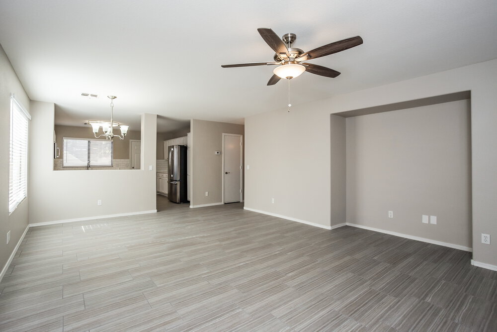 Building Photo - 9246 N 86th Ave