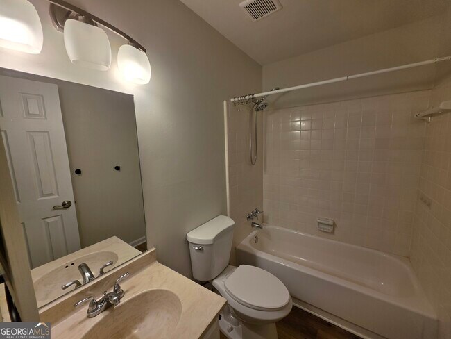 Building Photo - 76 Cobblestone Creek