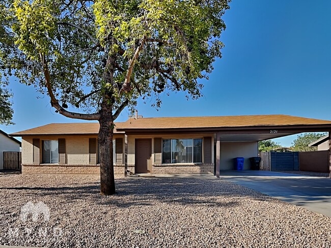 Primary Photo - 2121 W Morrow Dr