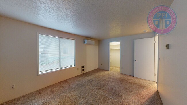 Building Photo - hol7107