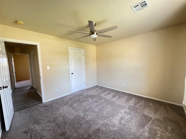 Building Photo - 624 Vickery Ave