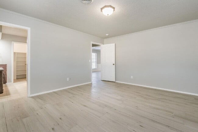 Building Photo - 6137 Belpree Rd
