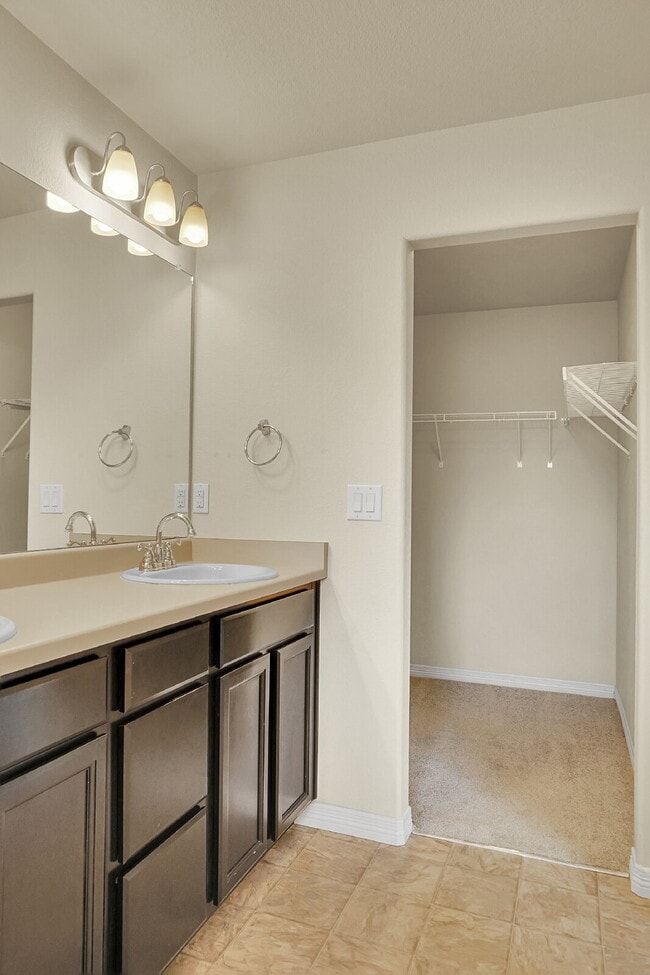 Building Photo - $1,995 - 3 Bed, 2.5 Bath Home in Colorado ...
