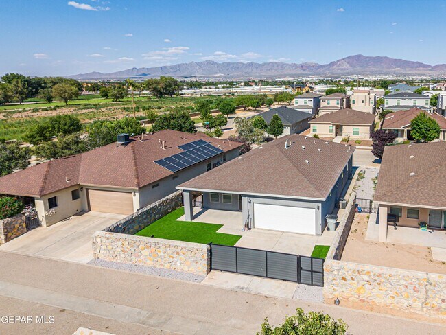 Building Photo - 6557 Toivoa Pl