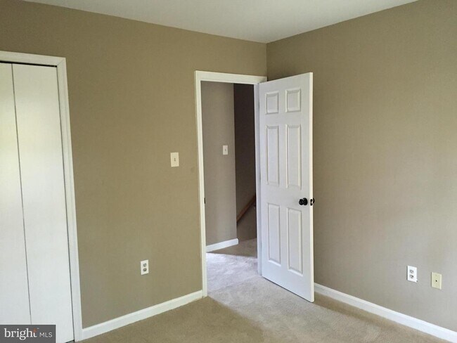 Building Photo - 96 Tanterra Dr