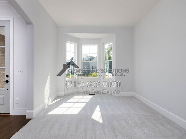 Building Photo - 631 Silva Ln