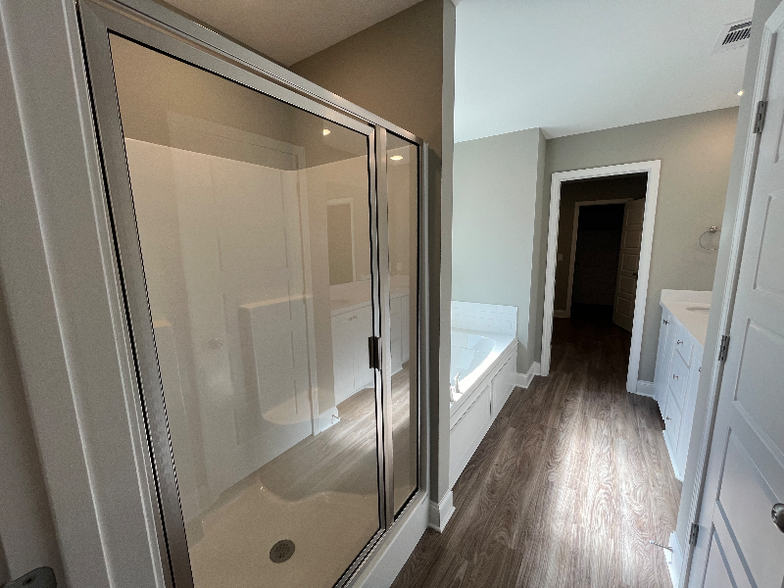Building Photo - 541 Silver Hill Dr