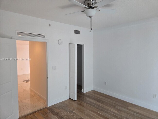 Building Photo - 7900 Harbor Island Dr