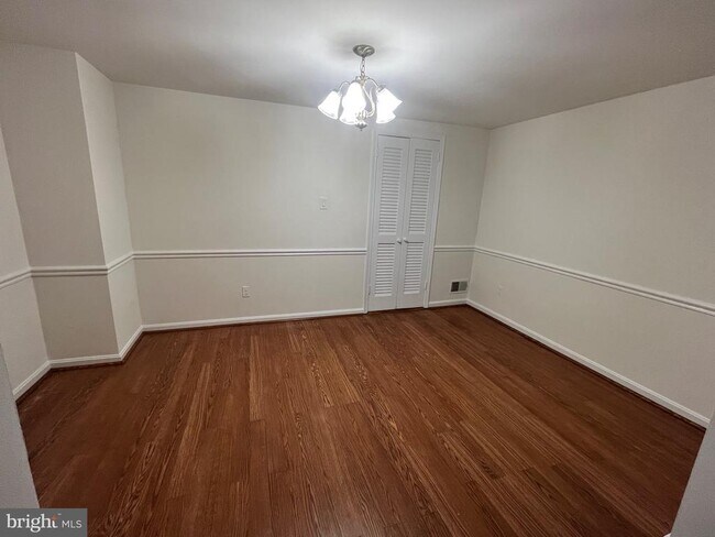 Building Photo - 3056 Covington St