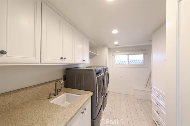 Building Photo - 2636 Bayshore Dr