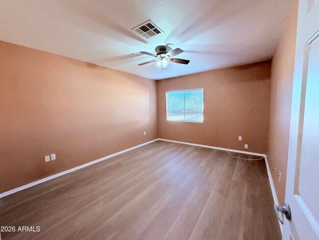 Building Photo - 1295 N Ash St