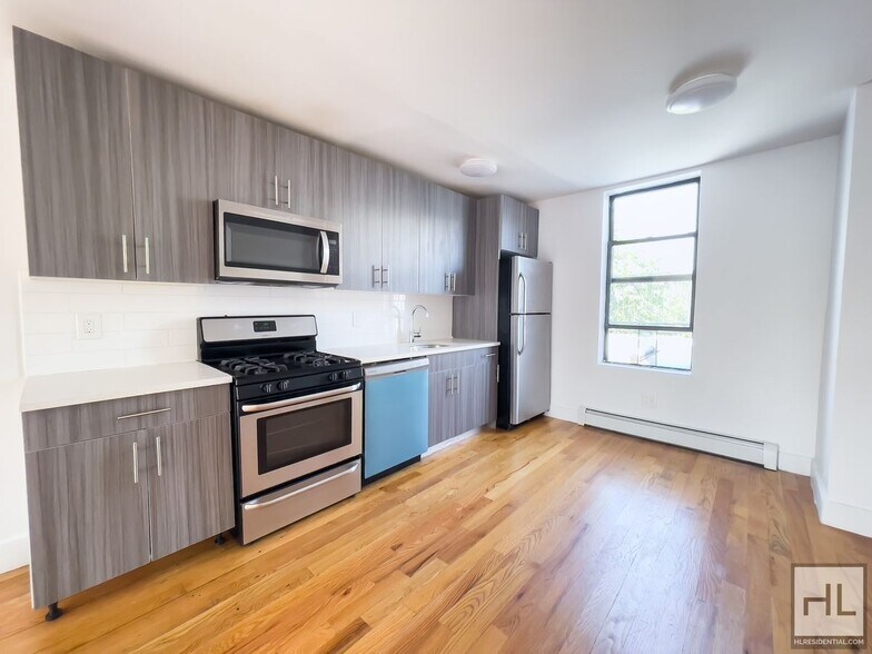 Building Photo - Spacious Bushwick 2 Bed 1-Bath / Great Loc...