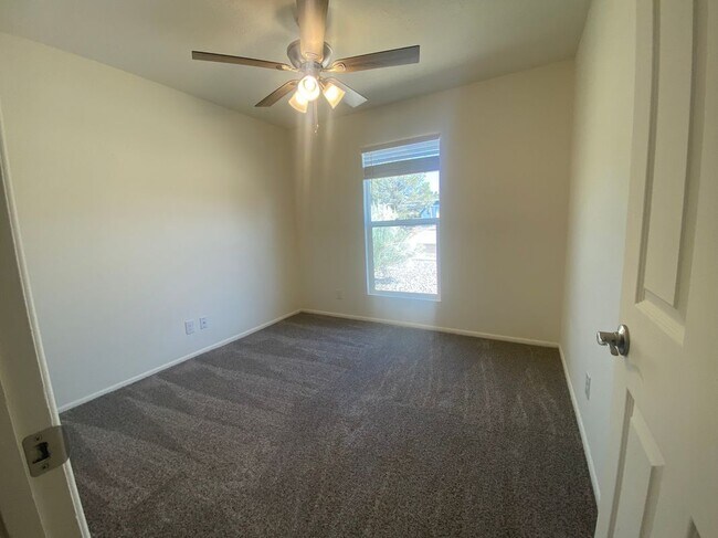 Building Photo - 10501 Delicado Pl NE