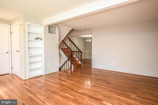 Building Photo - 10231 Millstream Dr