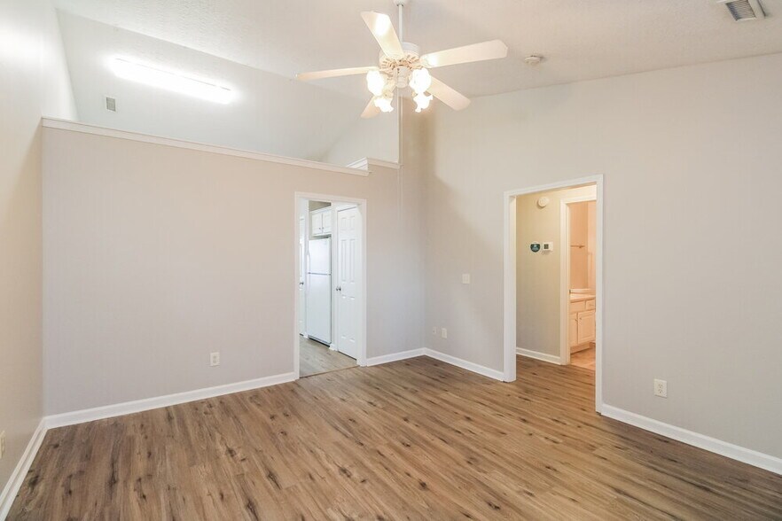 Building Photo - 720 Dellwood Dr