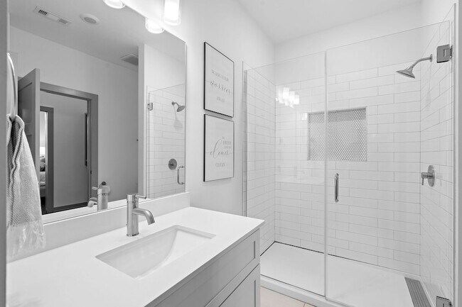 Building Photo - 1638 54th Ave N