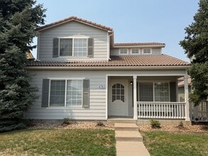 Building Photo - Spacious 4-bed, 3-bath home on a quiet cul-de-sac — no lawn maintenance required.