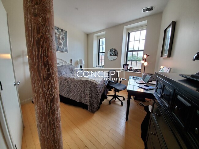 Building Photo - 490 Harrison Ave