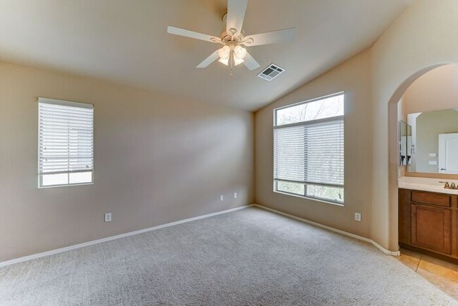 Building Photo - COMING SOON! Beautiful Townhome in Great Location