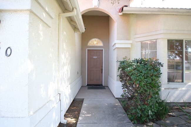 Building Photo - Charming Ceres Home with a spacious backyard!