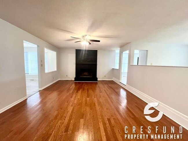 Building Photo - RENT JUST REDUCED TO $1700! RECENTLY RENOV...