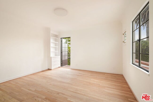 Building Photo - 2228 Prospect Ave