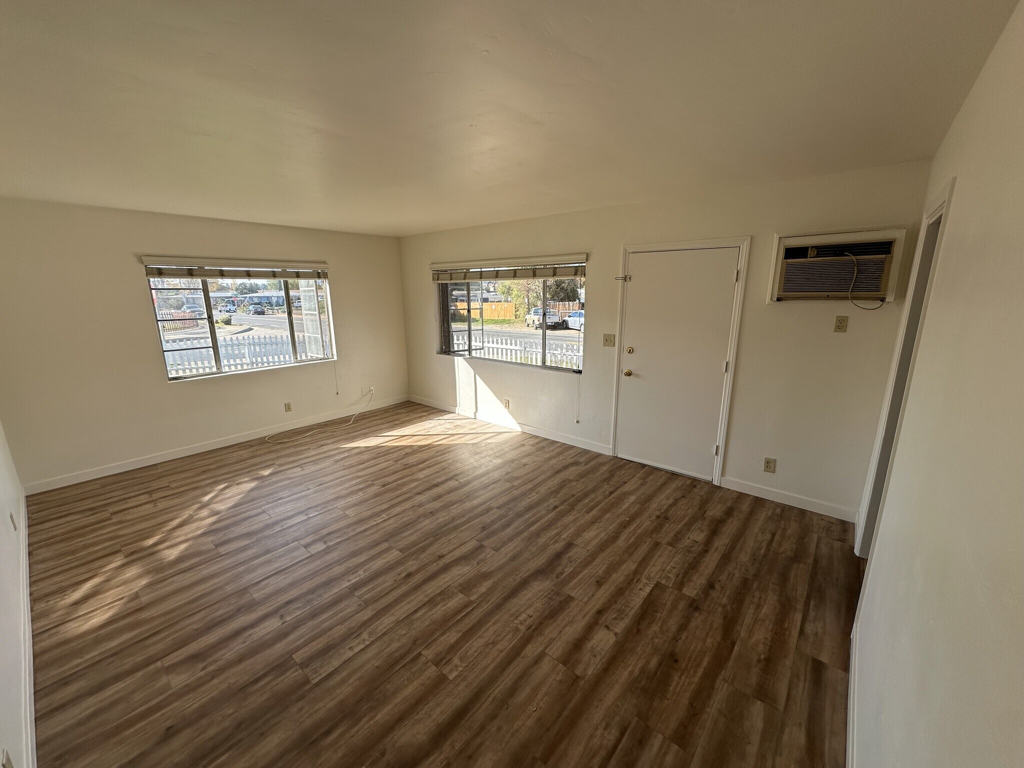 Building Photo - 1160 Chestnut St