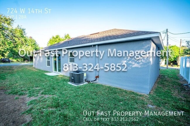 Building Photo - 724 W 14th St