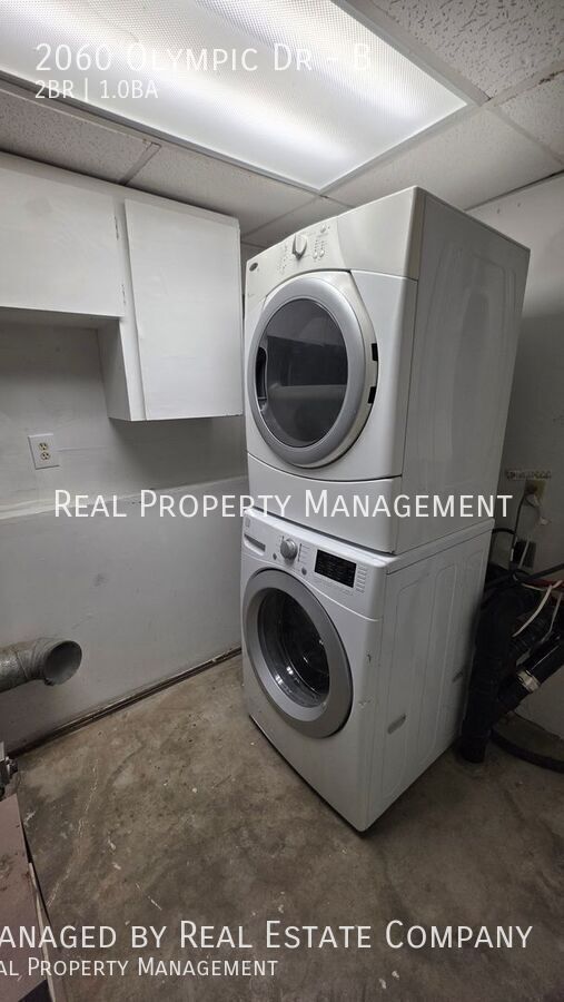 Building Photo - 2060 Olympic Dr