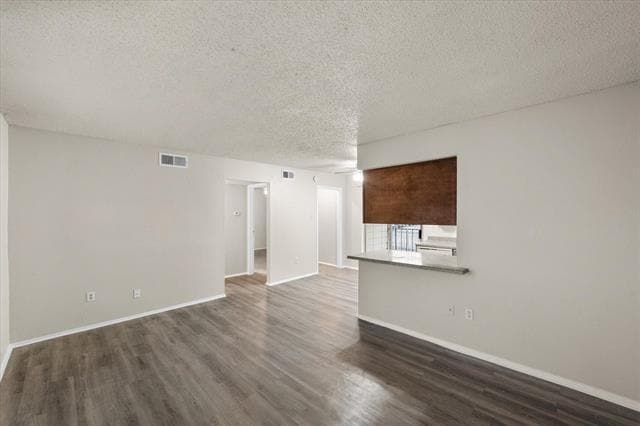 Building Photo - 8000 Cambridge Cir