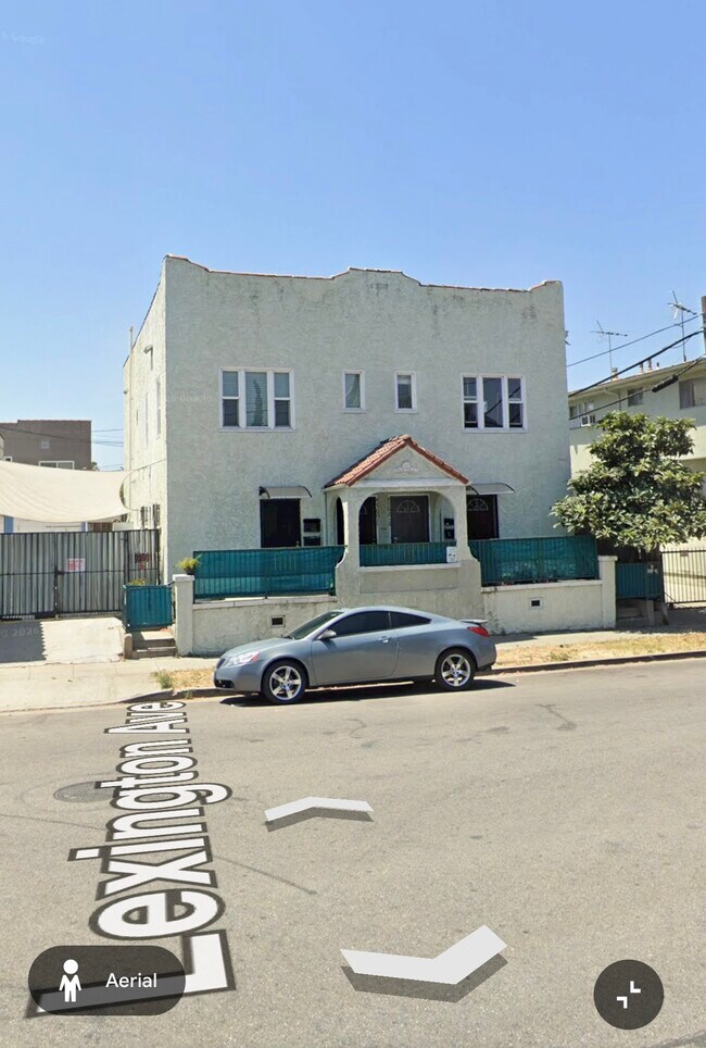 Building Photo - 4760 1/2 Lexington Ave