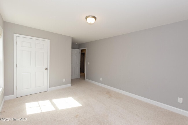 Building Photo - 608 Feather Ct