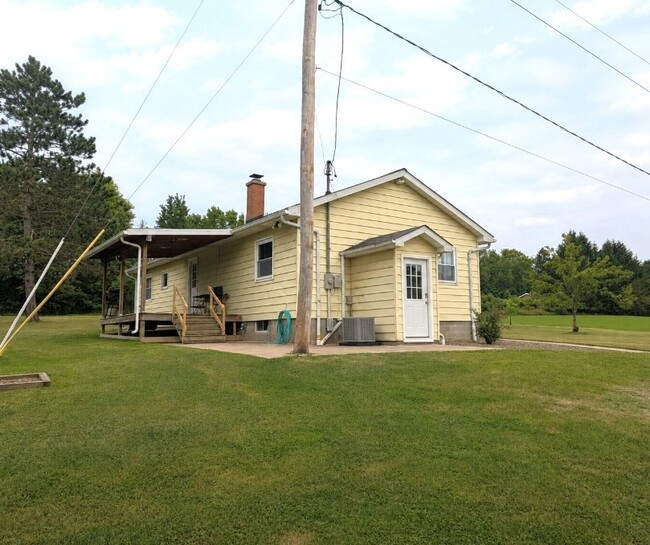 Building Photo - 10135 Sampson Rd