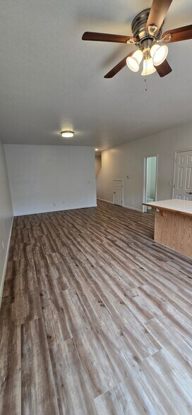 Building Photo - 18558 SW Takena Ct